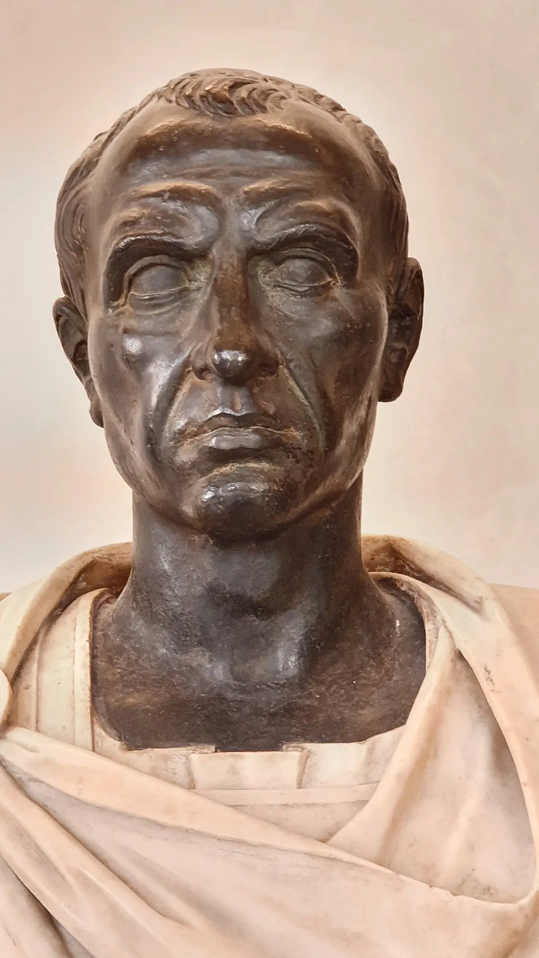 Antyczne popiersie Juliusza Cezara